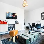 1 Bedroom - Zentral - Parkhaus - Business - Kaffee - Netflix - Smart Tv - Kueche Apartment *