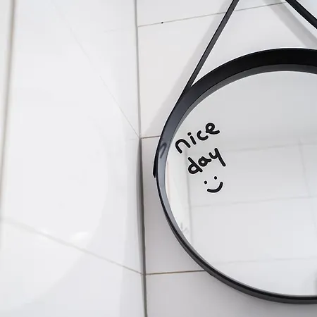 1 Bedroom - Zentral - Parkhaus - Business - Kaffee - Netflix - Smart Tv - Kueche アパート