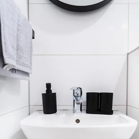 1 Bedroom - Zentral - Parkhaus - Business - Kaffee - Netflix - Smart Tv - Kueche ヴィースバーデン