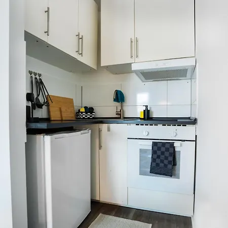 1 Bedroom - Zentral - Parkhaus - Business - Kaffee - Netflix - Smart Tv - Kueche *