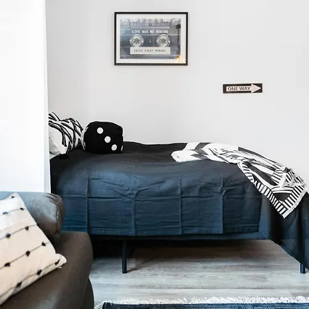 1 Bedroom - Zentral - Parkhaus - Business - Kaffee - Netflix - Smart Tv - Kueche *