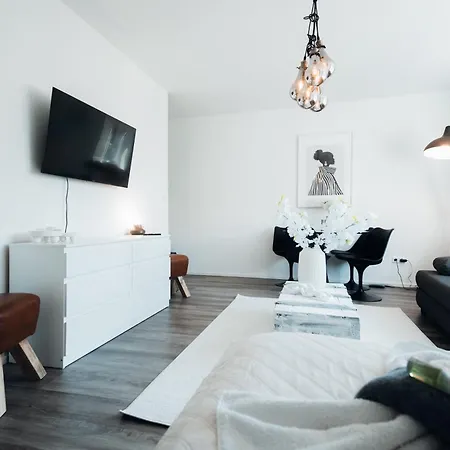 1 Bedroom - Zentral - Parkhaus - Business - Kaffee - Netflix - Smart Tv - Kueche Apartment *