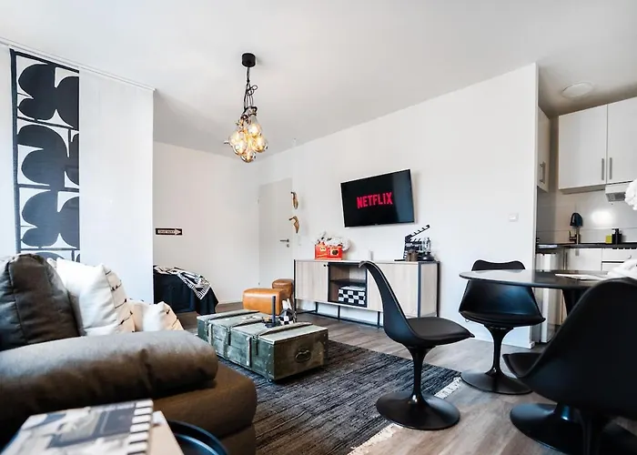 1 Bedroom - Zentral - Parkhaus - Business - Kaffee - Netflix - Smart Tv - Kueche