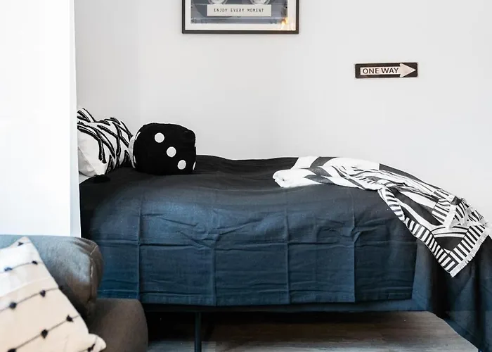 1 Bedroom - Zentral - Parkhaus - Business - Kaffee - Netflix - Smart Tv - Kueche *